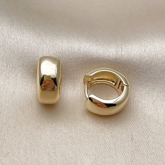 Oro Laminado Huggie Hoop, Gold Filled Style Polished, Golden Finish