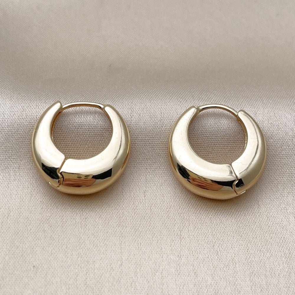Oro Laminado Huggie Hoop, Gold Filled Style Polished, Golden Finish