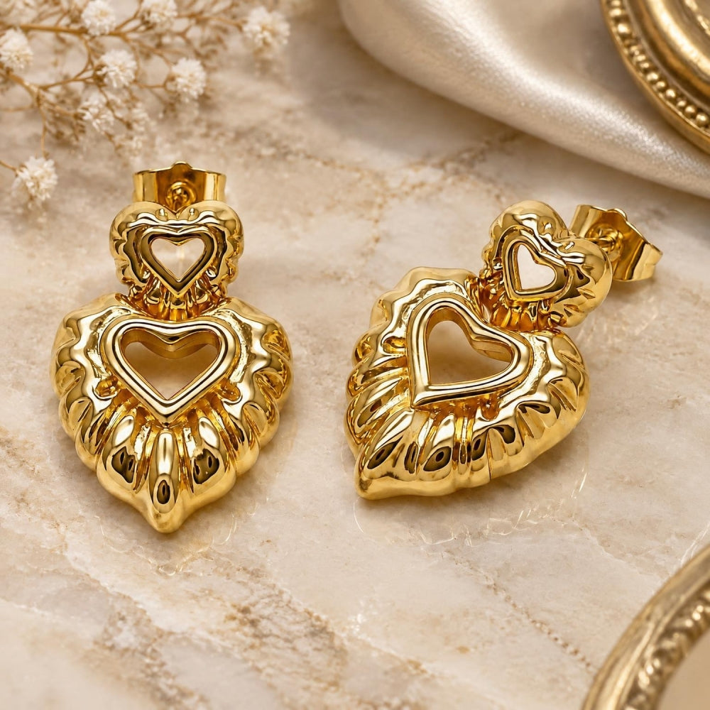 Oro Laminado Dangle Earring, Gold Filled Style Heart Design, Polished, Golden Finish