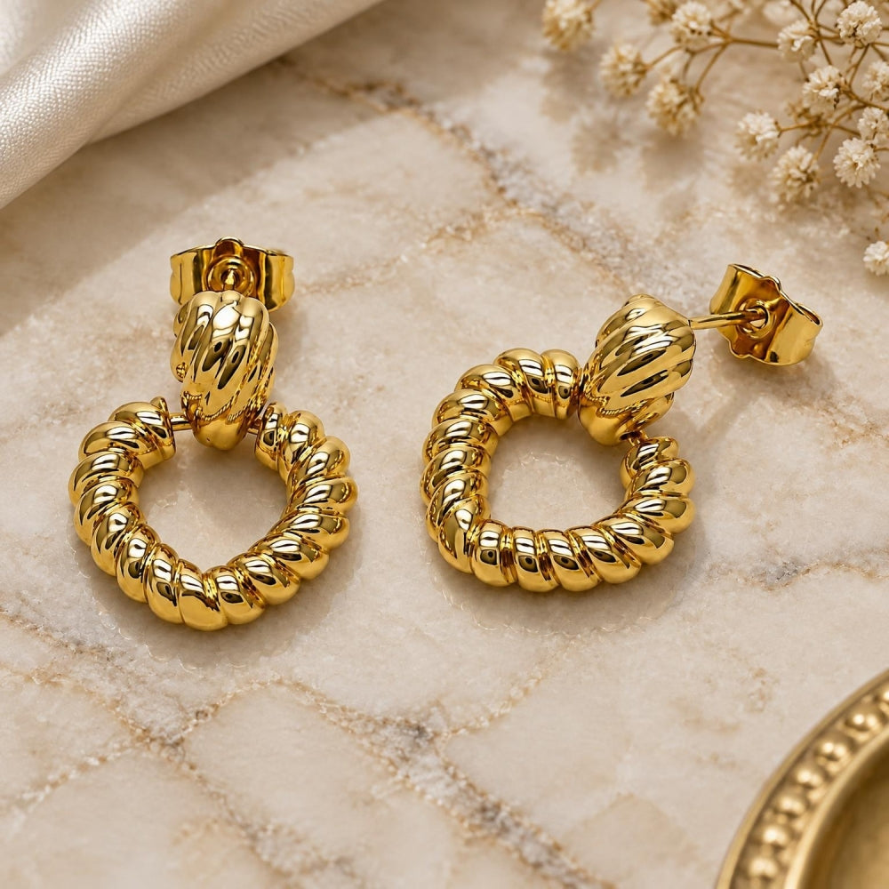 Oro Laminado Stud Earring, Gold Filled Style Heart and Twist Design, Polished, Golden Finish
