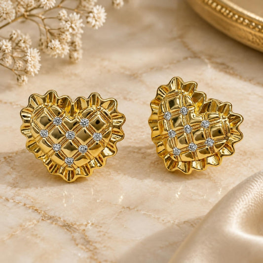 Oro Laminado Stud Earring, Gold Filled Style Heart Design, with White Cubic Zirconia, Diamond Cutting Finish, Golden Finish