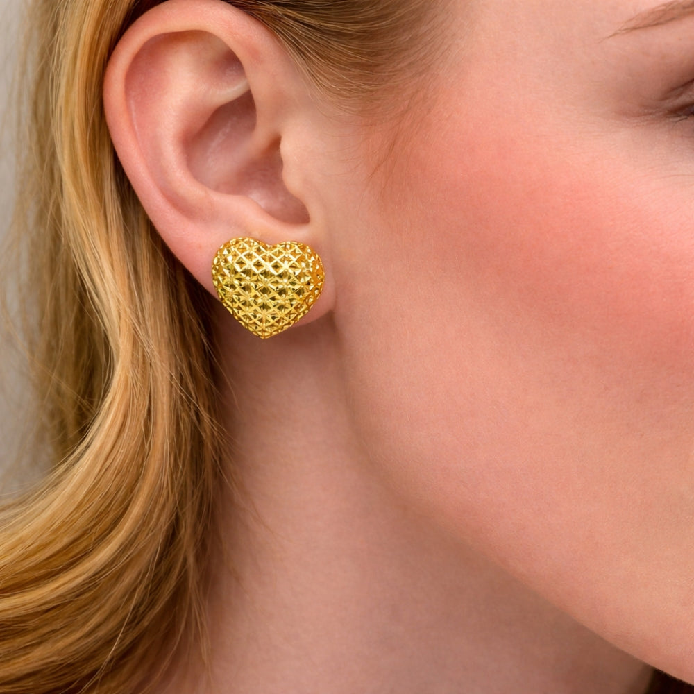 Oro Laminado Stud Earring, Gold Filled Style Heart Design, Polished, Golden Finish