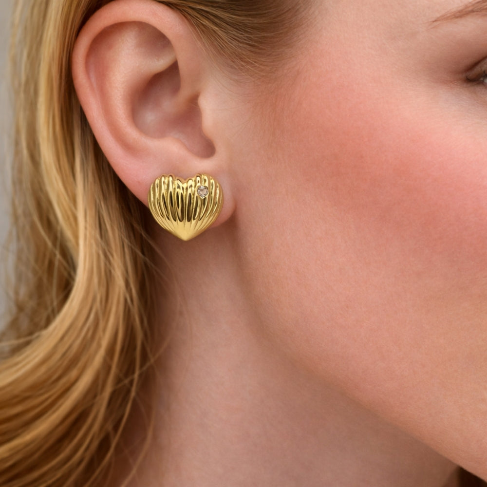 Oro Laminado Stud Earring, Gold Filled Style Heart Design, with White Cubic Zirconia, Polished, Golden Finish