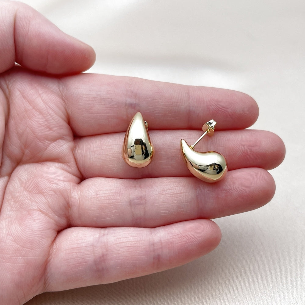 Oro Laminado Stud Earring, Gold Filled Style Teardrop and Hollow Design, Polished, Golden Finish