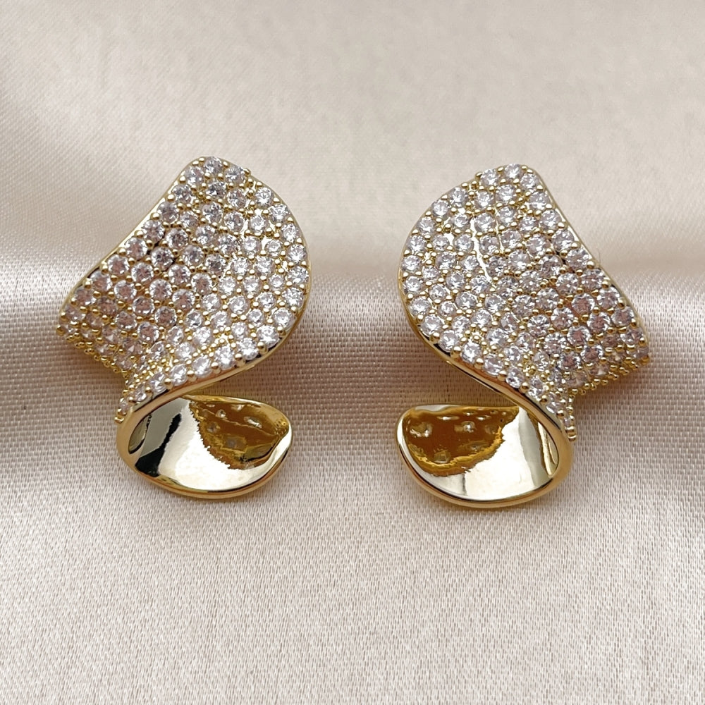 Oro Laminado Stud Earring, Gold Filled Style with White Cubic Zirconia, Polished, Golden Finish