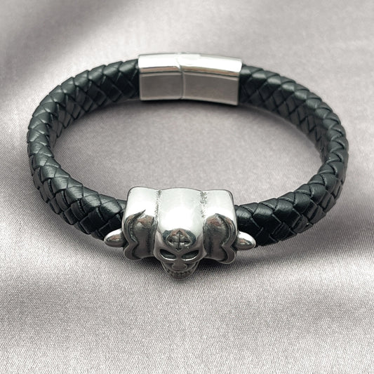 Stainless Steel Fancy Bracelet, Skull Design, Black Leather Finish, Steel Finish