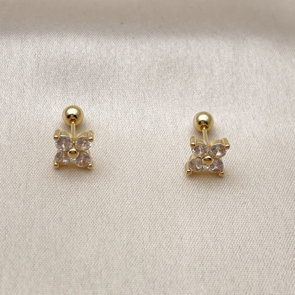 Oro Laminado Stud Earring, Gold Filled Style Four-leaf Clover Design, with White Cubic Zirconia, Polished, Golden Finish