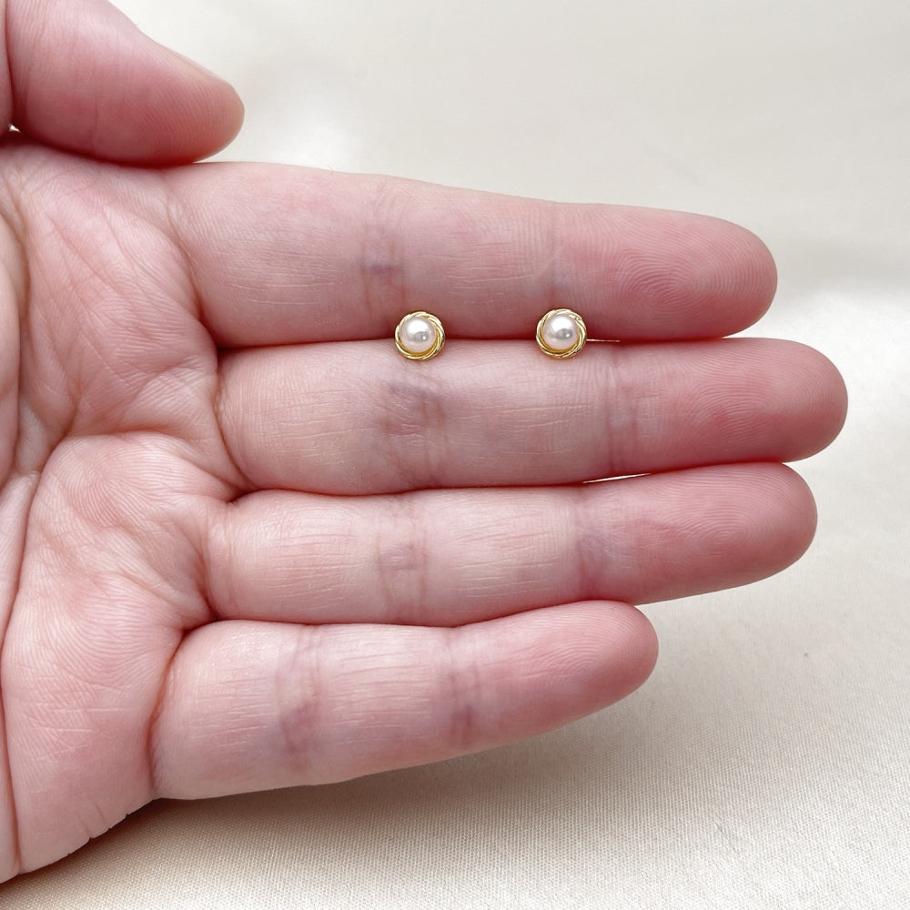 Oro Laminado Stud Earring, Gold Filled Style Ball Design, with Ivory Pearl, Polished, Golden Finish