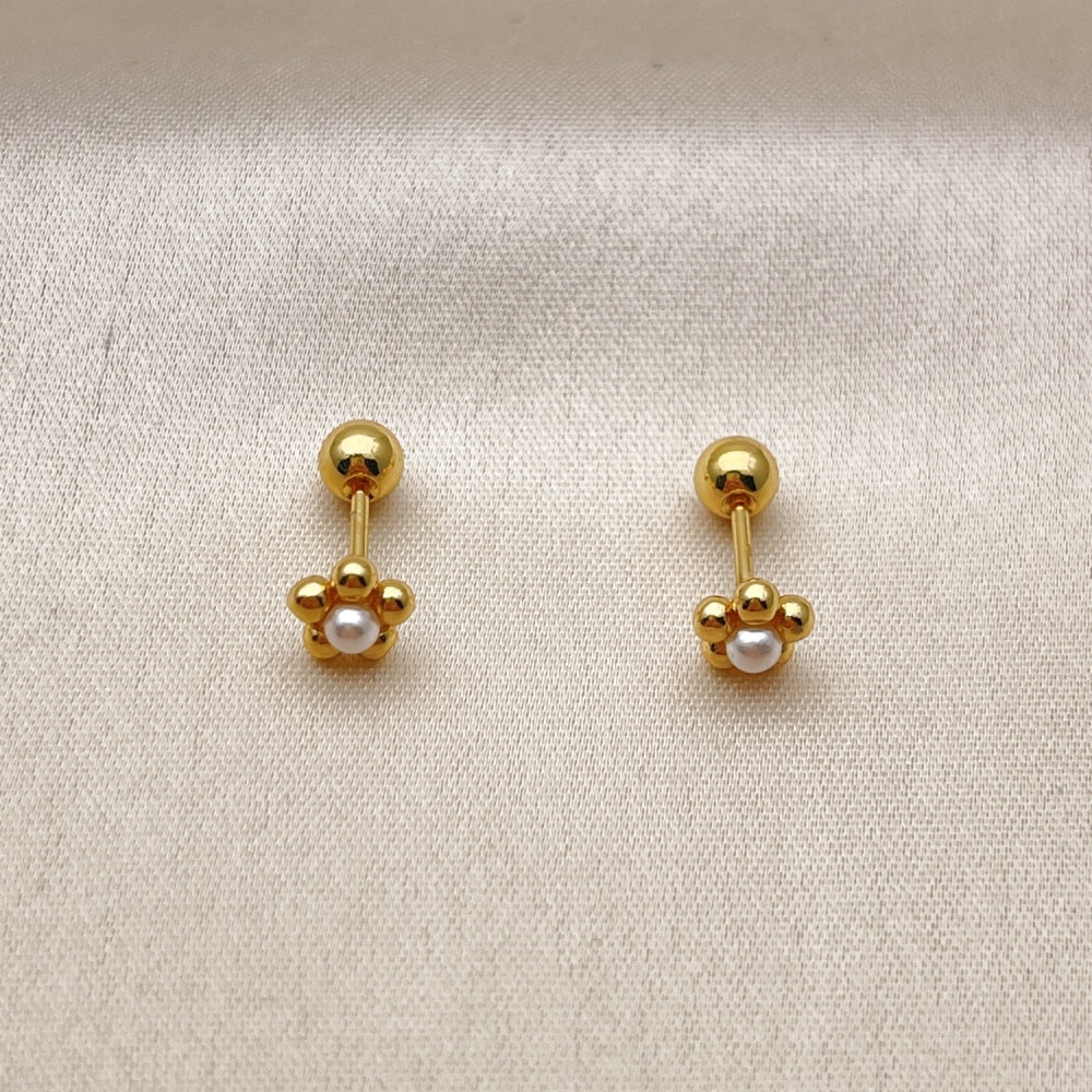 Oro Laminado Stud Earring, Gold Filled Style Flower Design, with Ivory Pearl, Polished, Golden Finish