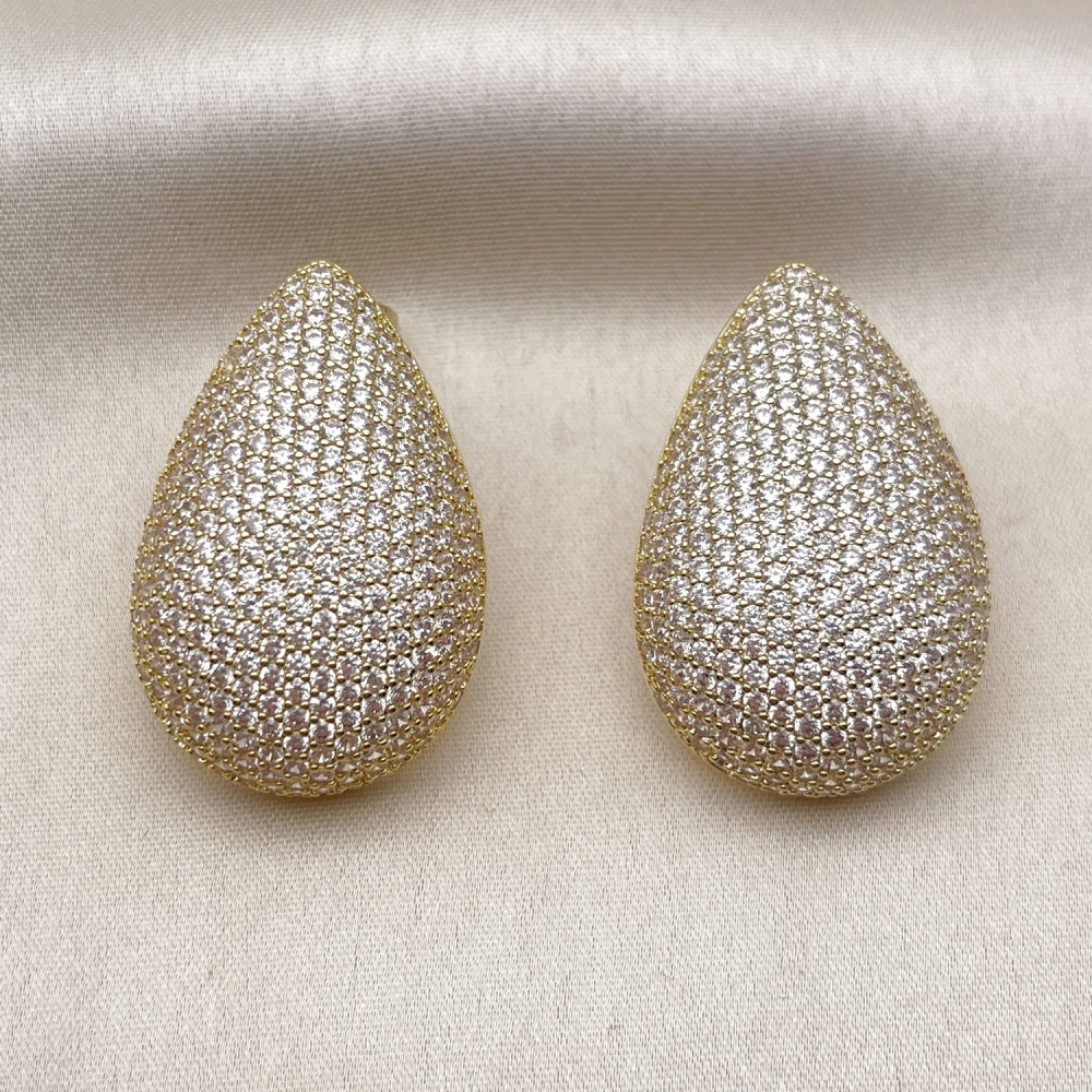 Oro Laminado Stud Earring, Gold Filled Style Teardrop Design, with White Cubic Zirconia, Polished, Golden Finish