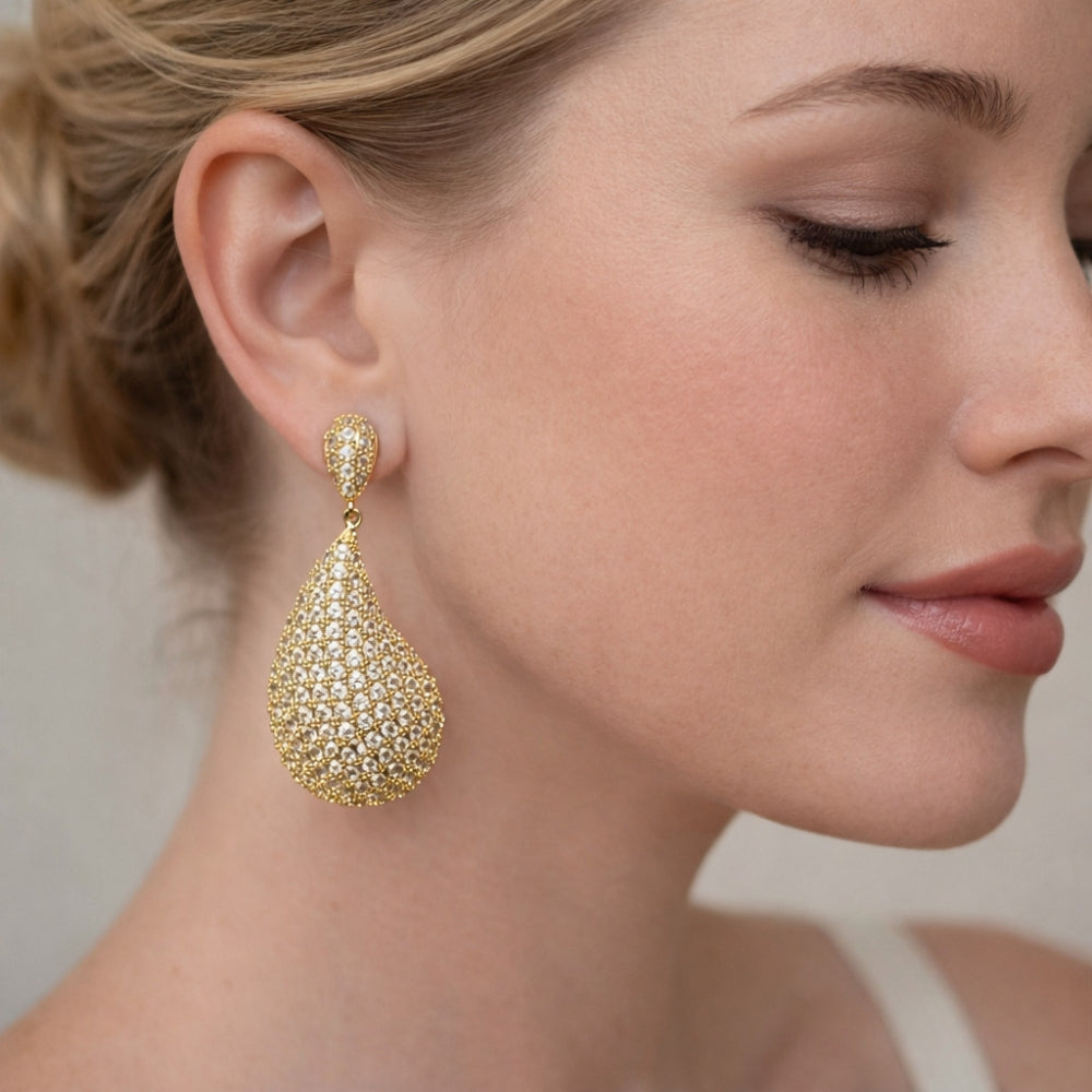 Oro Laminado Stud Earring, Gold Filled Style Teardrop Design, with White Cubic Zirconia, Polished, Golden Finish