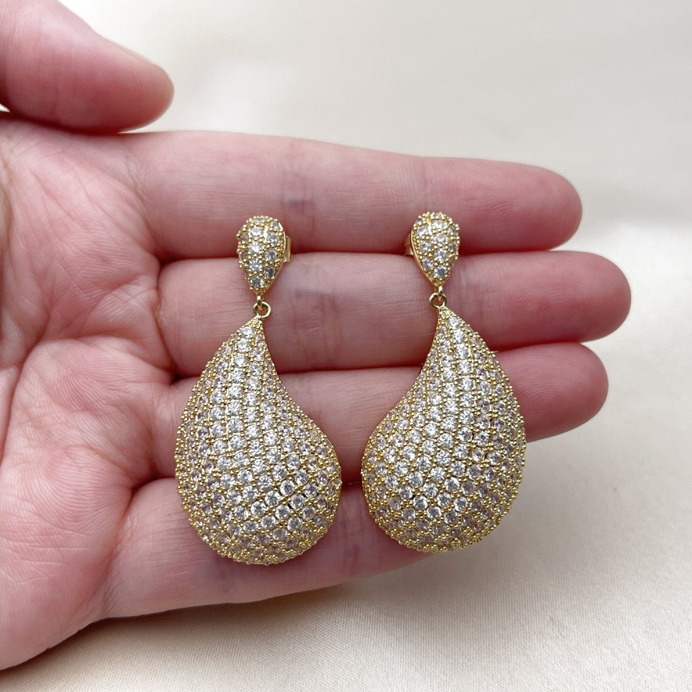 Oro Laminado Stud Earring, Gold Filled Style Teardrop Design, with White Cubic Zirconia, Polished, Golden Finish