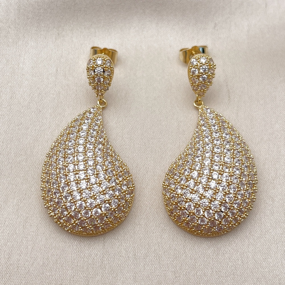 Oro Laminado Stud Earring, Gold Filled Style Teardrop Design, with White Cubic Zirconia, Polished, Golden Finish