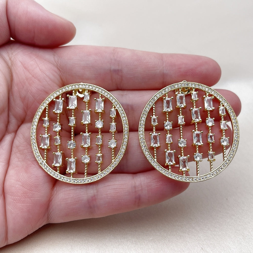 Oro Laminado Stud Earring, Gold Filled Style with White Cubic Zirconia and White Micro Pave, Polished, Golden Finish