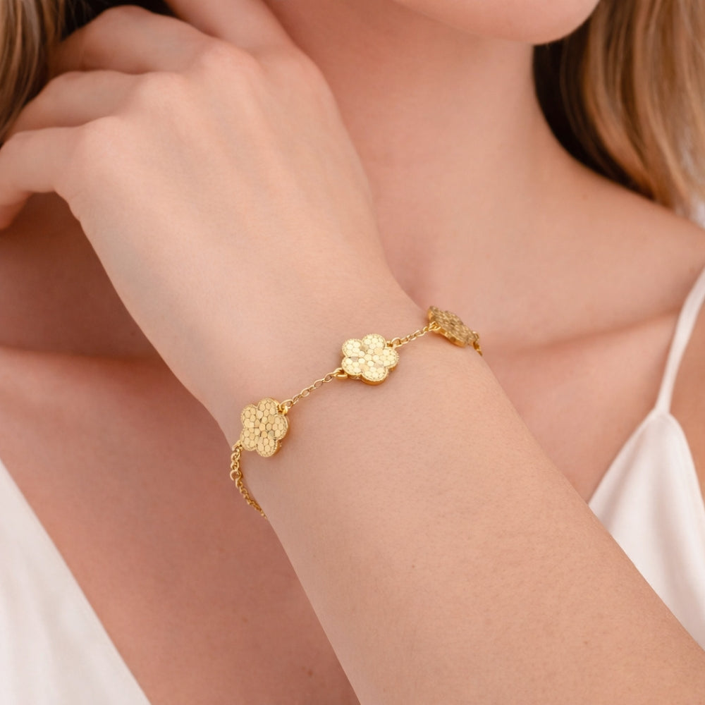 Oro Laminado Fancy Bracelet, Gold Filled Style Flower and Rolo Design, Diamond Cutting Finish, Golden Finish