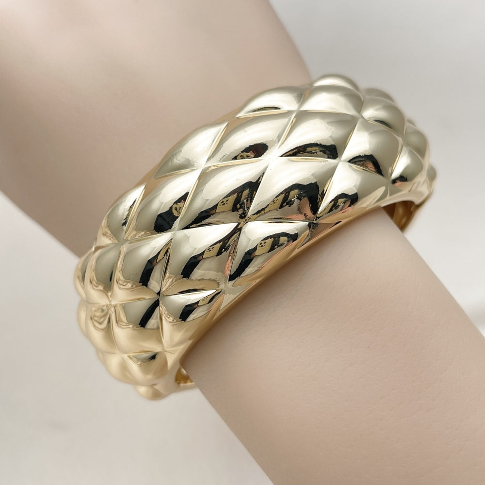 Oro Laminado Individual Bangle, Gold Filled Style Polished, Golden Finish