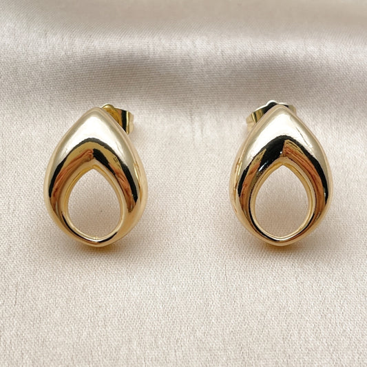 Oro Laminado Stud Earring, Gold Filled Style Four-leaf Clover Design, Polished, Golden Finish