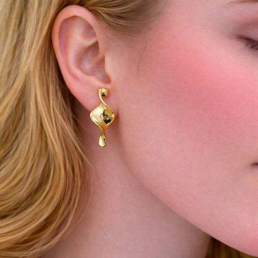 Oro Laminado Stud Earring, Gold Filled Style Twist Design, Polished, Golden Finish