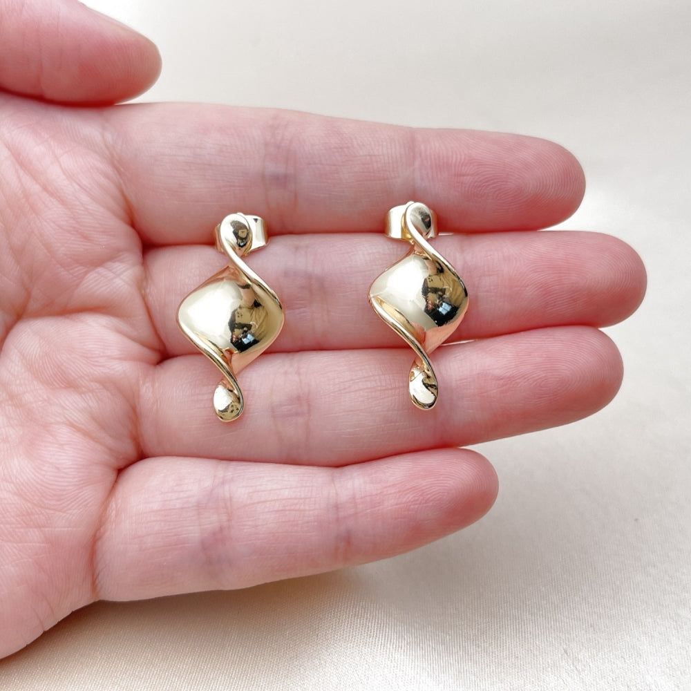 Oro Laminado Stud Earring, Gold Filled Style Twist Design, Polished, Golden Finish