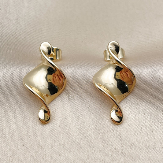 Oro Laminado Stud Earring, Gold Filled Style Twist Design, Polished, Golden Finish