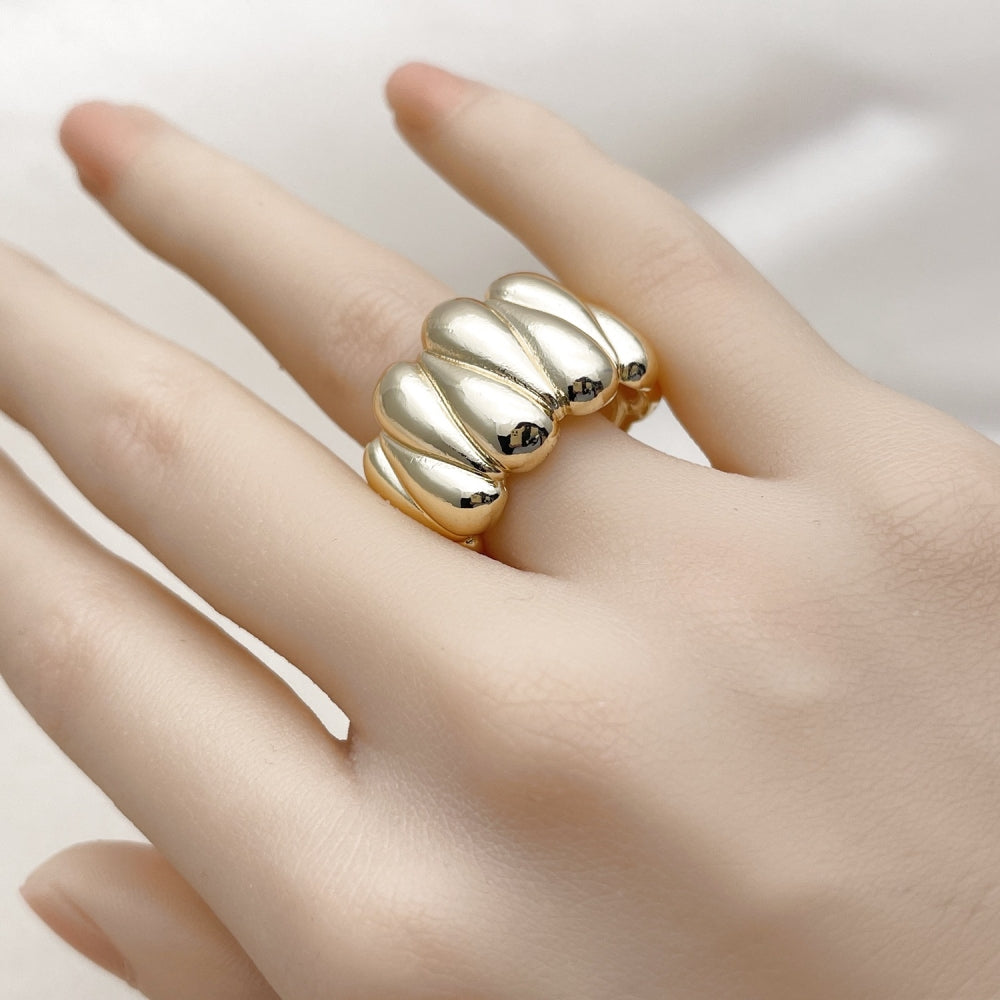 Oro Laminado Elegant Ring, Gold Filled Style Heart Design, Polished, Golden Finish