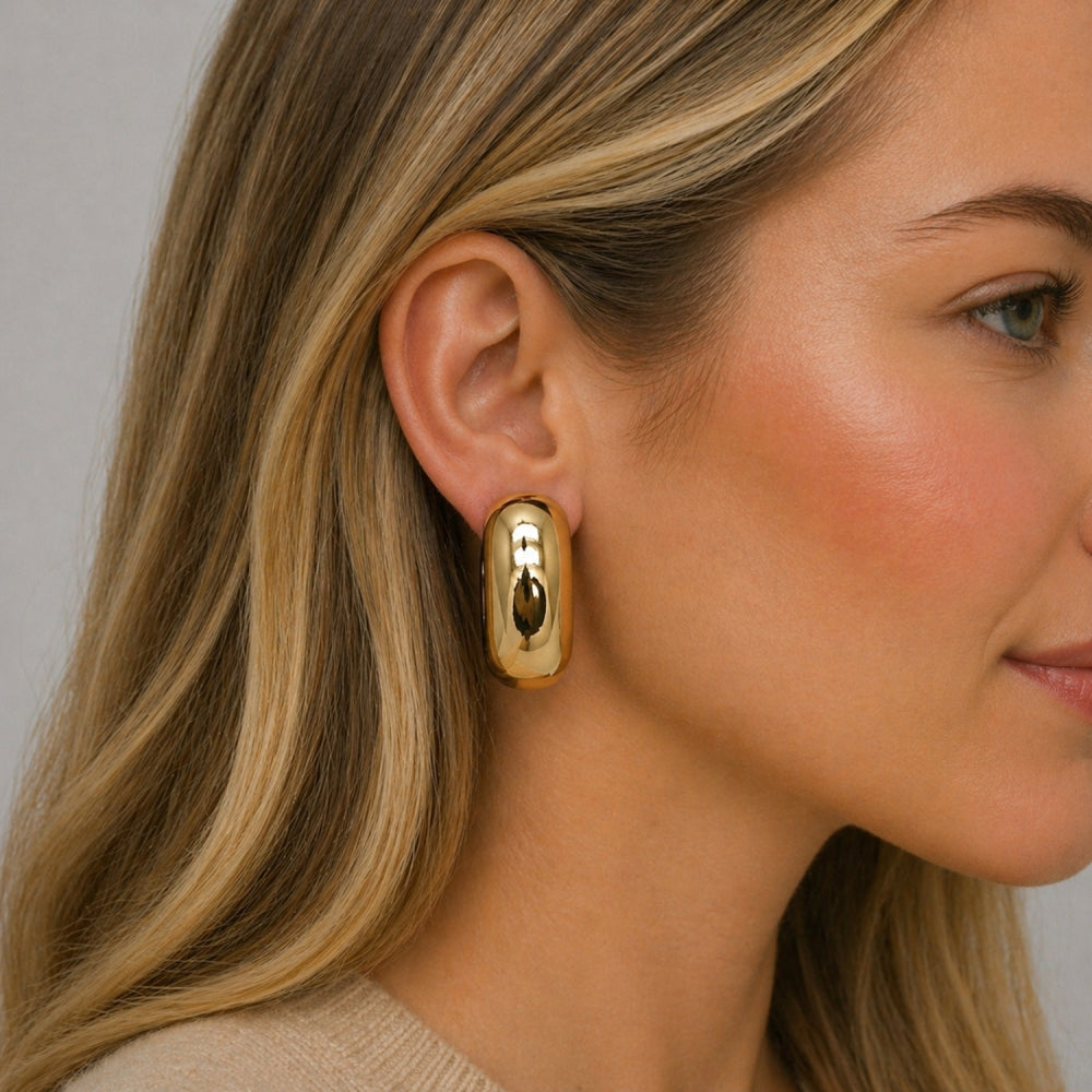 Oro Laminado Stud Earring, Gold Filled Style Hollow Design, Polished, Golden Finish