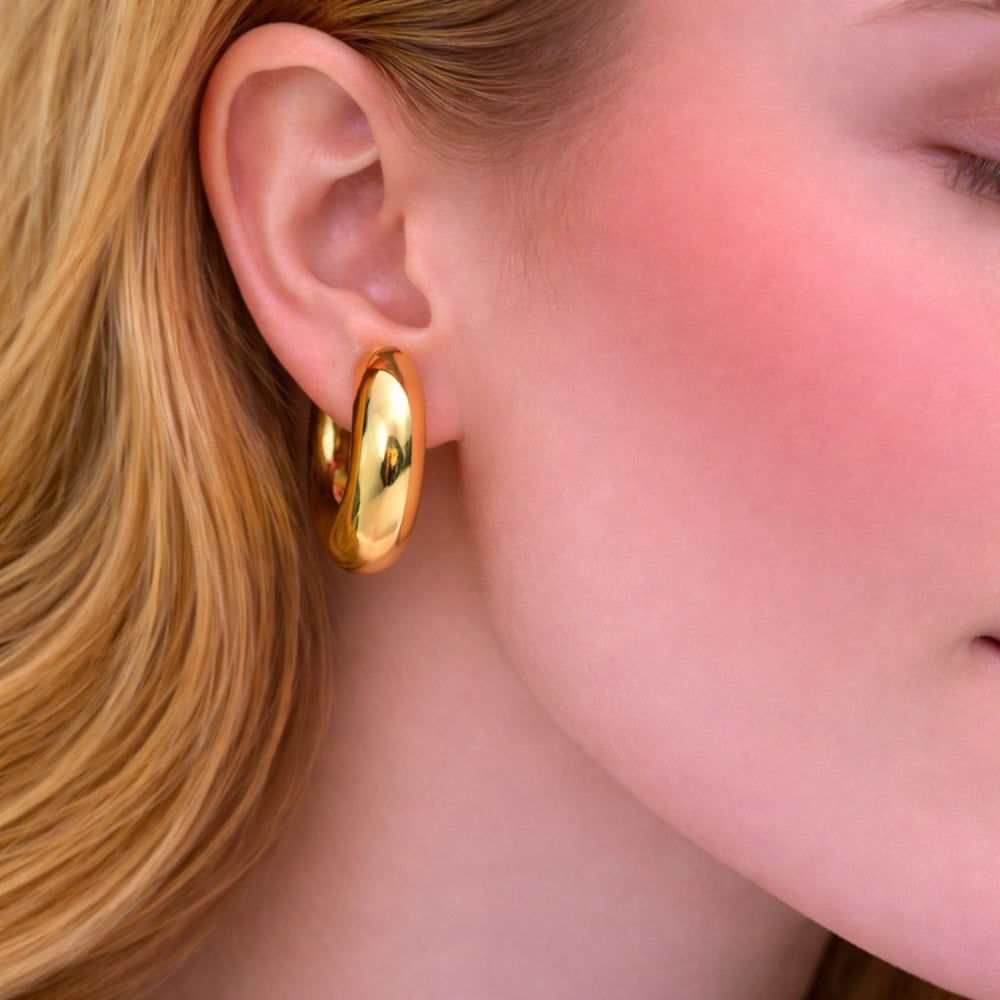 Oro Laminado Stud Earring, Gold Filled Style Hollow Design, Polished, Golden Finish