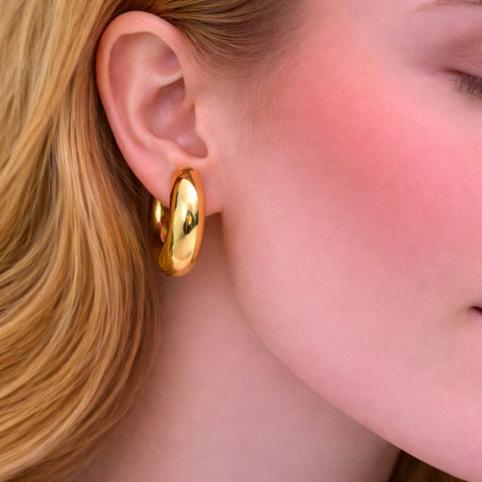 Oro Laminado Stud Earring, Gold Filled Style Hollow Design, Polished, Golden Finish