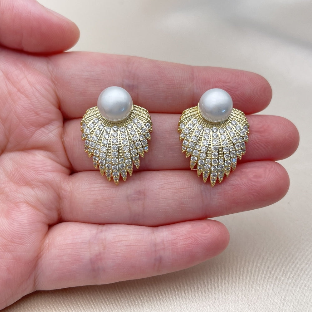 Oro Laminado Stud Earring, Gold Filled Style Flower and Ball Design, with Ivory Pearl and White Cubic Zirconia, Polished, Golden Finish