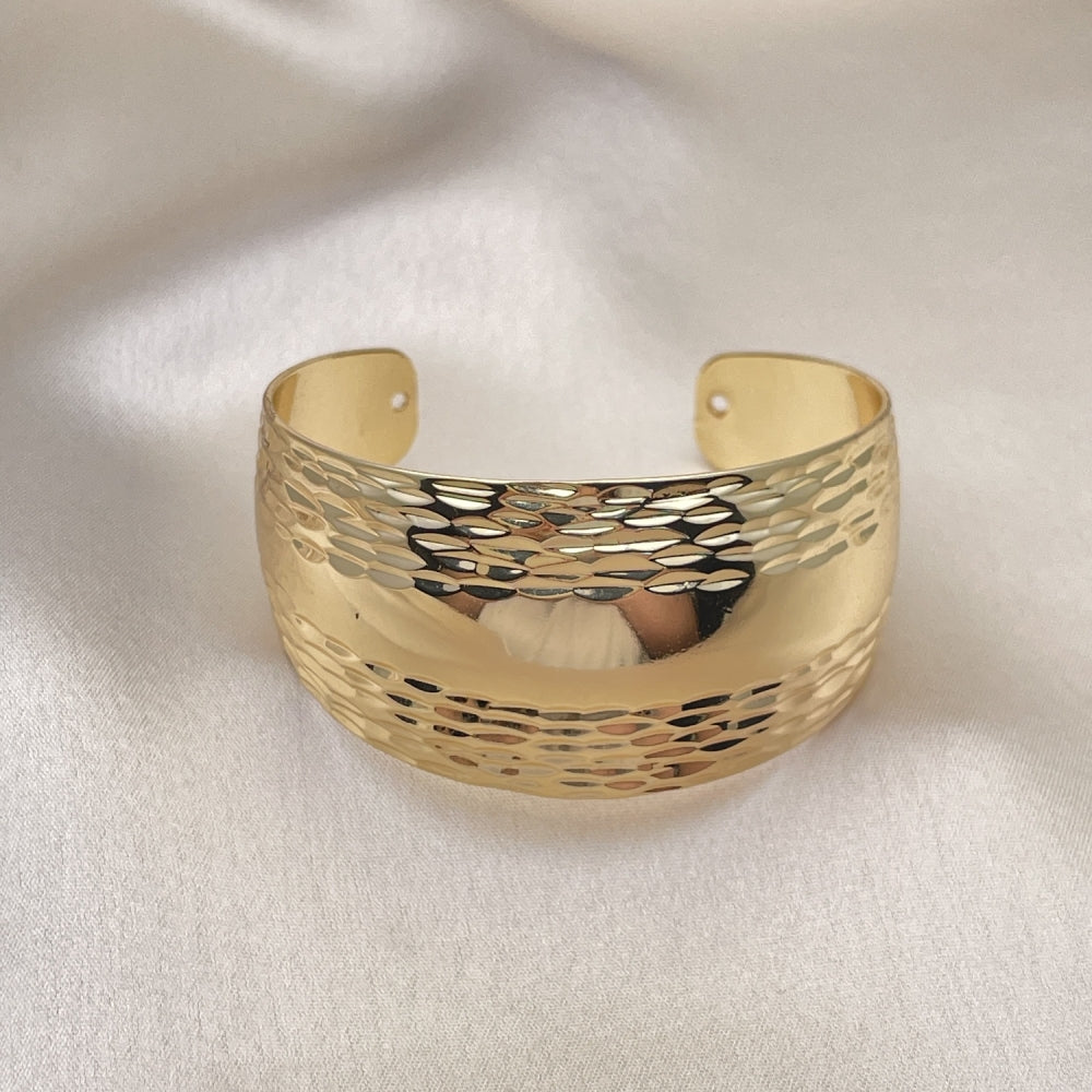 Diamond Cut Gold Bangle Bracelet - Adjustable Size Handmade Cuff Bangle. Gif for Women - Gold Filled Style Bangles 07.122.0001