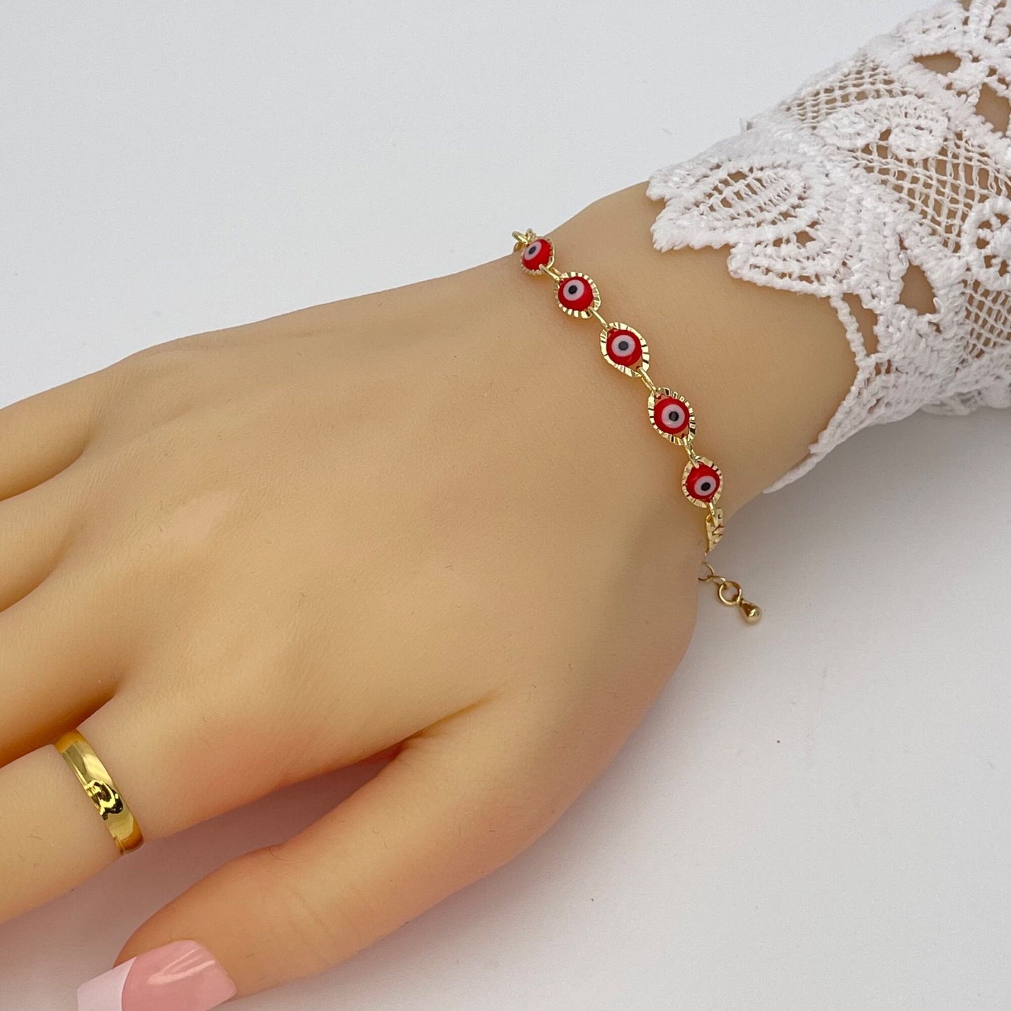 MINIMALIST RED Evil Eye Gold Bracelet. HANDMADE Dainty Lucky Charm Gold Bracelet Gift for Her | Gift for Mom | Best Friend Gift
